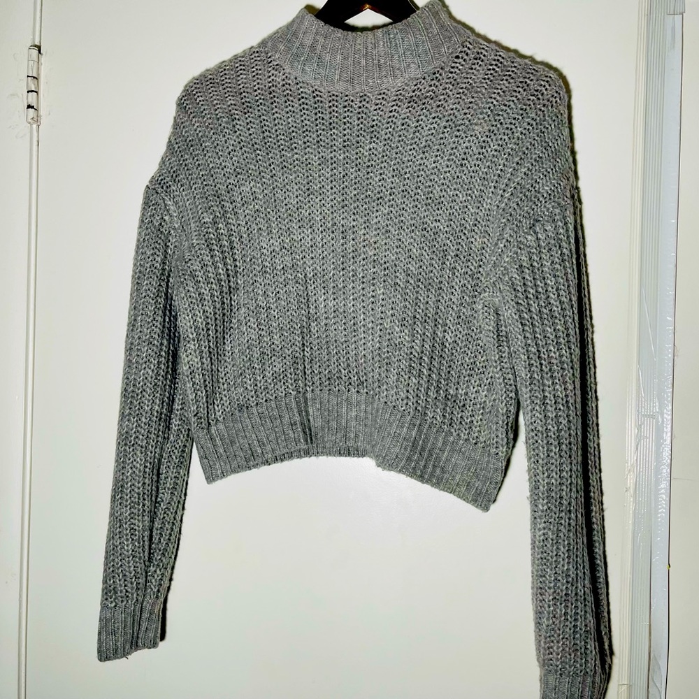 H&M Gray Fall/Winter Sweater Size : XS/S